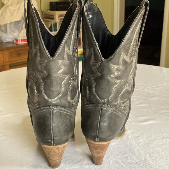 Very Volatile Gray women’s boots Size 10M - Picture 4 of 11